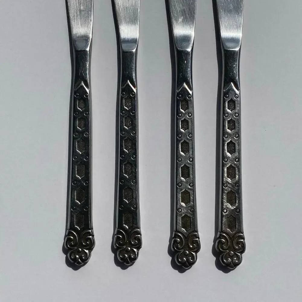 Lot of 4 Oneida Northland SAN FRANCISCO Stainless Korea Dinner Knives 8.5